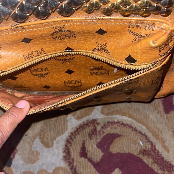 MCM BAG AUTHENTIC WITH STUDS - Picture 6 of 6
